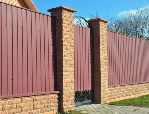 Residential Fencing: Benefits, Installation & Maintenance Tips